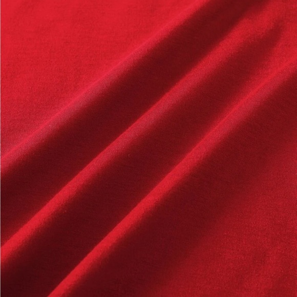 Women’s NWT Red Leopard Heart Graphic Tee - Picture 5 of 5